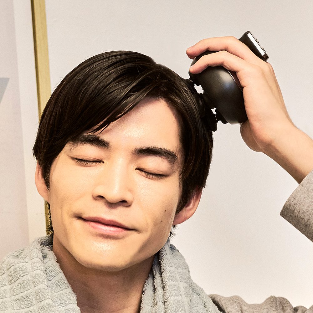 頭皮ケアで清潔感を整える父の日向け美容家電 ドクターエア EMSスカルプスパ